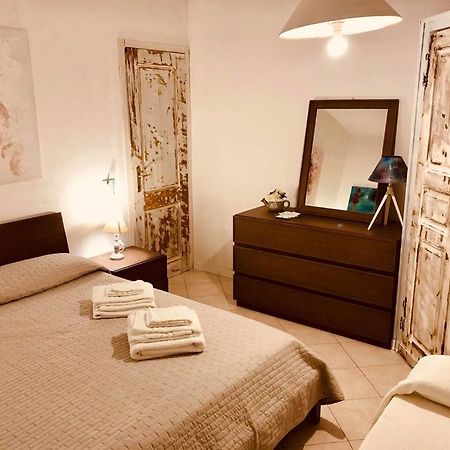 B&B Le Quattro Stagioni La Maddalena  Kültér fotó